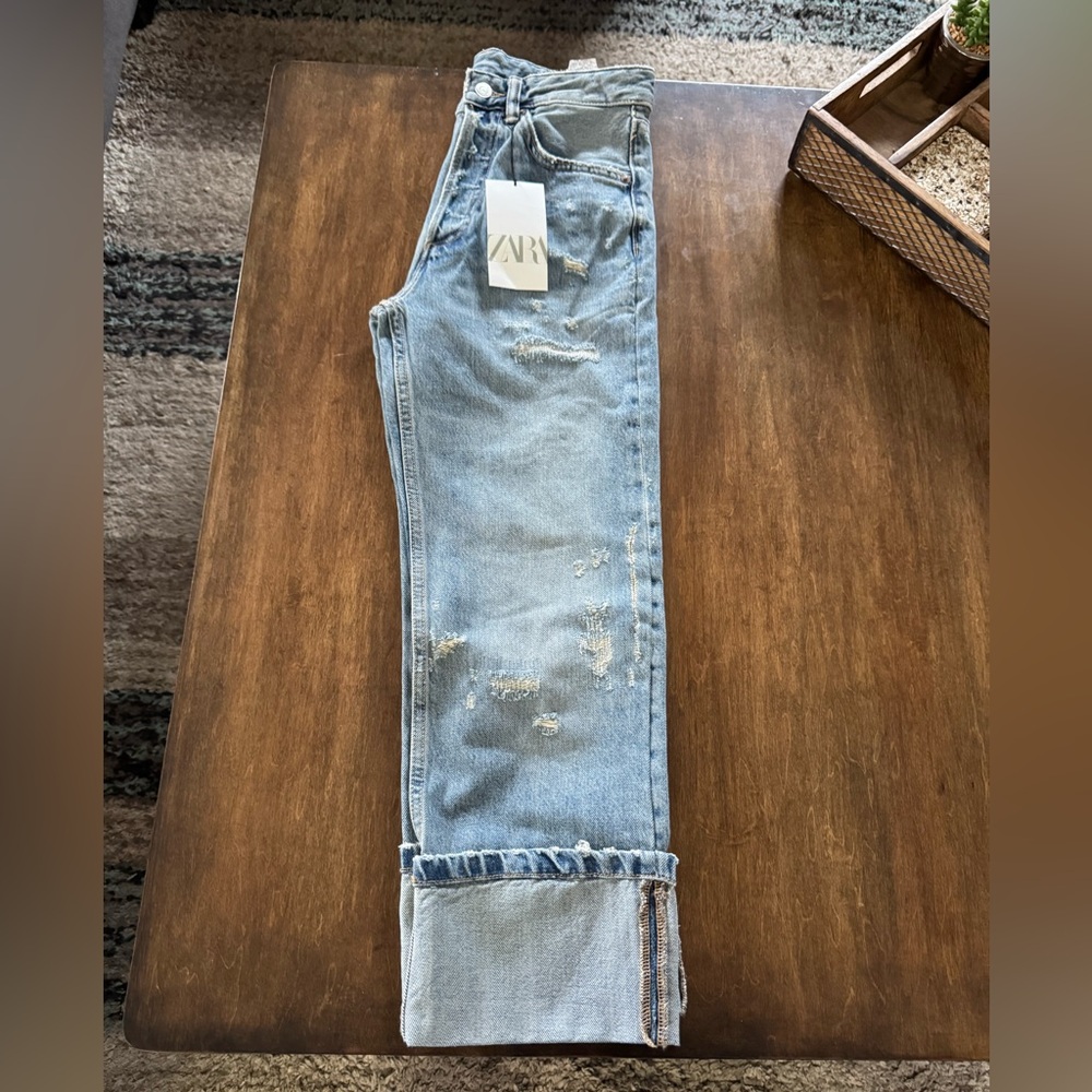 NWT ZARA CROPPED 0,2,4 CUFFED AND OVERSIZED DESTROYED 13.75 WAIST CROP